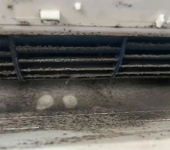 石景山空调吹的风有股烧焦味是怎么回事